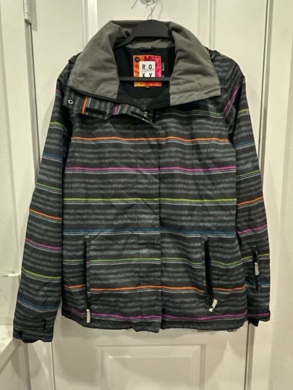 Roxy Women's Striped Winter Ski Snowboard Jacket Gray Multicolor